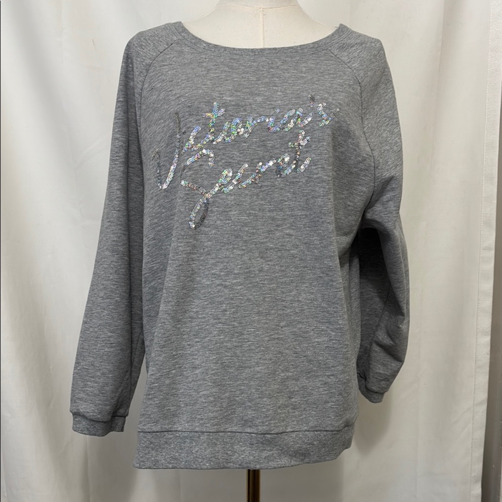 Victoria's Secret Heather Gray Pullover in GUC. Women’s size SP.